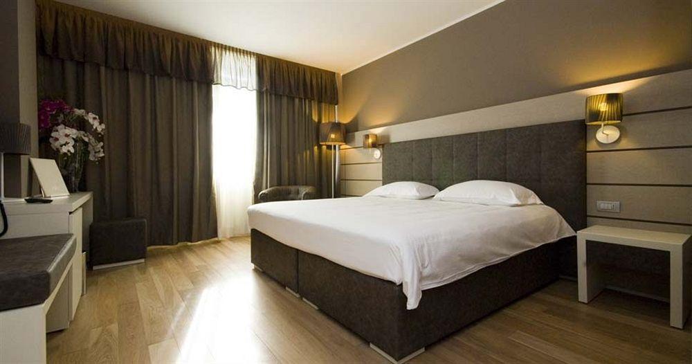 Hotel Glamour Bassano del Grappa Esterno foto